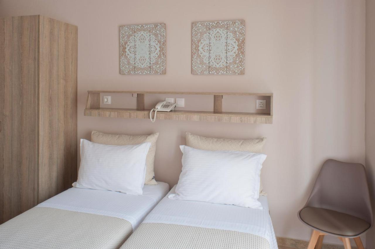 Liprando Hotel Науса Екстериор снимка