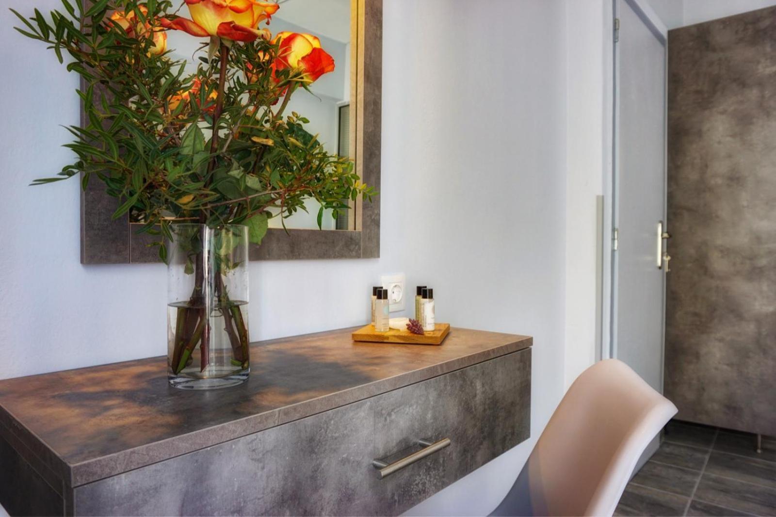 Liprando Hotel Науса Екстериор снимка
