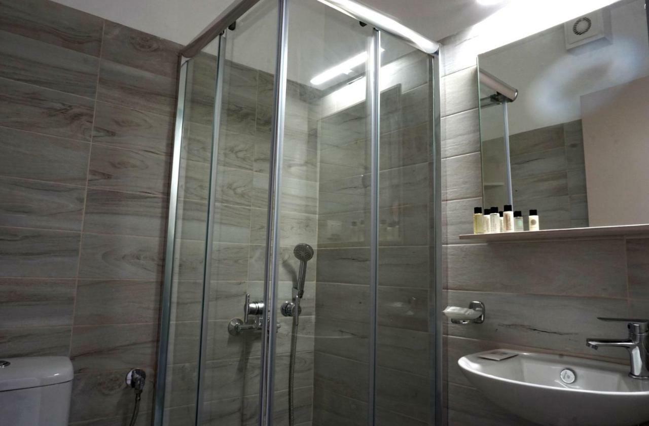 Liprando Hotel Науса Екстериор снимка